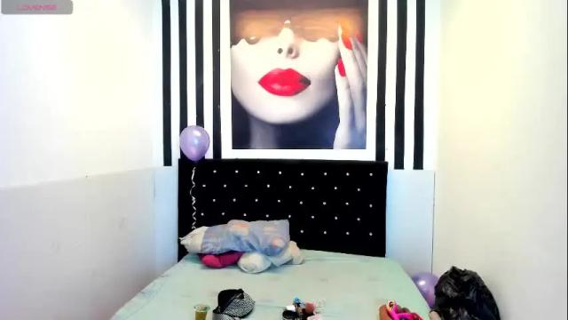Image 2 of kloe__11 Stream on Chaturbate on 1 month ago