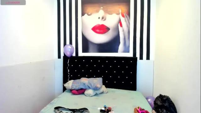 Image 3 of kloe__11 Stream on Chaturbate on 1 month ago