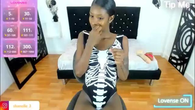 Image 7 of kloe__11 Stream on Chaturbate on 5 months ago