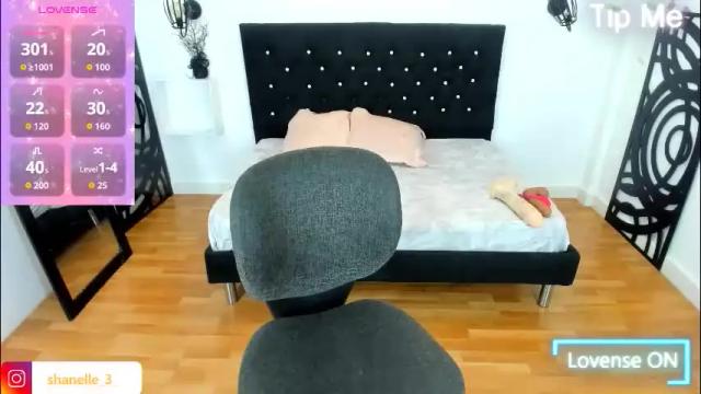 Image 8 of kloe__11 Stream on Chaturbate on 5 months ago