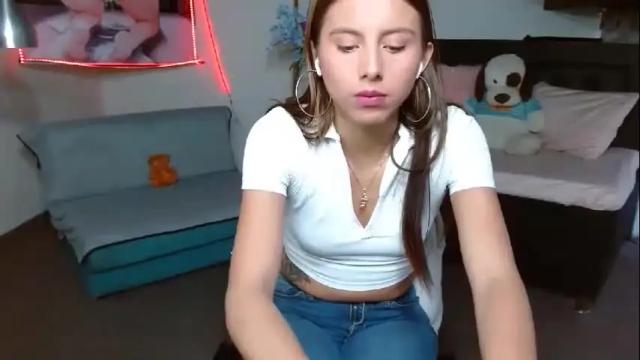 Image 2 of kloe_deker Stream on Chaturbate on 1 month ago