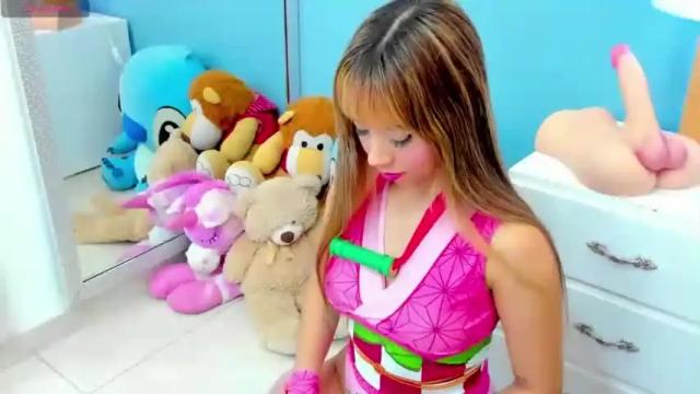 Image 10 of kloecollinss Stream on Chaturbate on 13 months ago