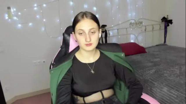 Image 7 of kommunelifoxi Stream on Chaturbate on 28 days ago