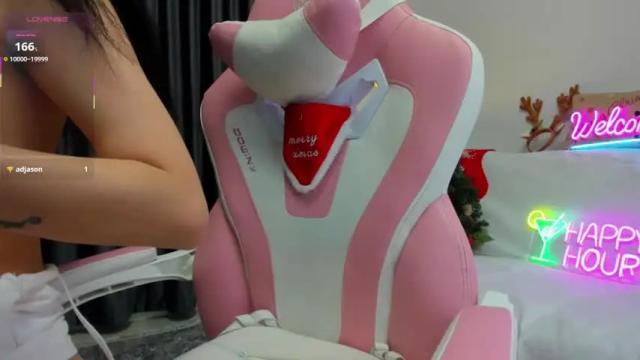 Image 3 of komydoll Stream on Chaturbate on 28 days ago