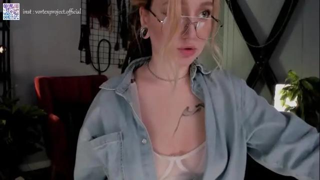 Image 2 of koracrosbie Stream on Chaturbate on 20 days ago