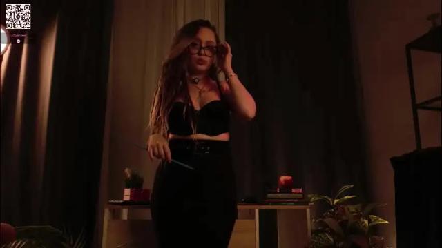 Image 3 of koracrosbie Stream on Chaturbate on 16 days ago