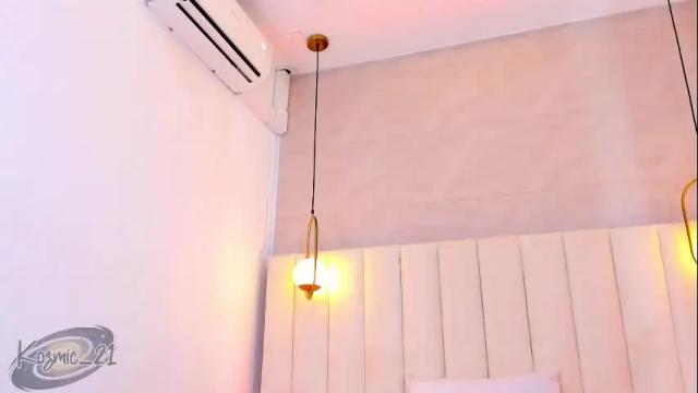 Image 7 of kosmic_21 Stream on Chaturbate on 2 months ago