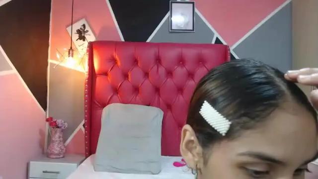 Image 6 of kourtney_lov3 Stream on Chaturbate on 15 months ago