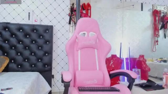 Image 4 of kourtneyhorney Stream on Chaturbate on 15 months ago