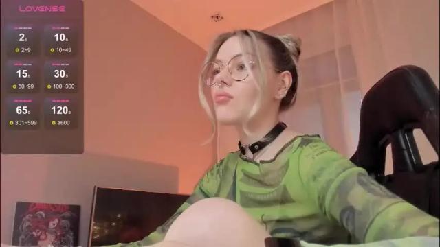 Image 8 of koza_dereza_ Stream on Chaturbate on 2 months ago