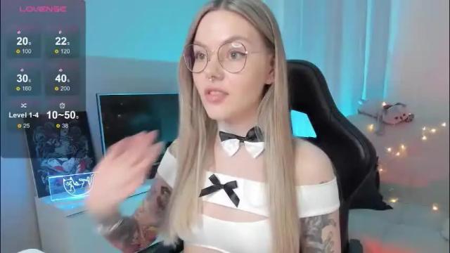 Image 2 of koza_dereza_ Stream on Chaturbate on 2 months ago