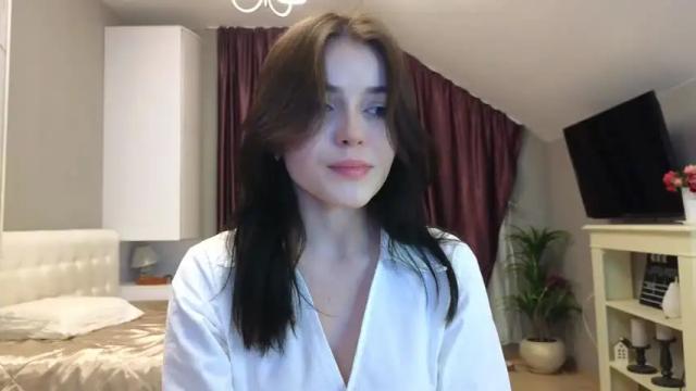 Image 2 of kr1stinarrow Stream on Chaturbate on 25 months ago