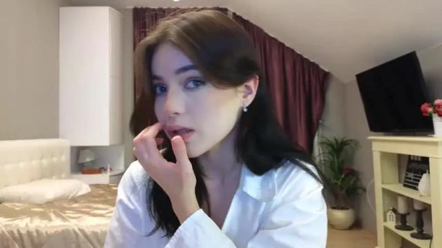 Image 10 of kr1stinarrow Stream on Chaturbate on 25 months ago