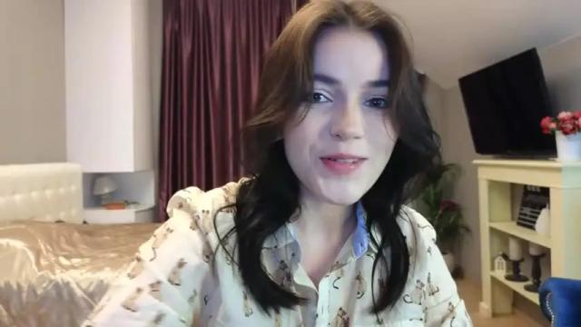 Image 2 of kr1stinarrow Stream on Chaturbate on 25 months ago