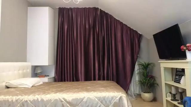 Image 7 of kr1stinarrow Stream on Chaturbate on 25 months ago