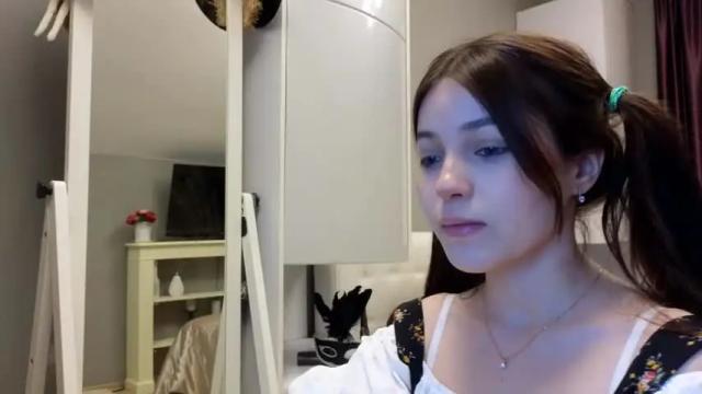 Image 11 of kr1stinarrow Stream on Chaturbate on 23 months ago