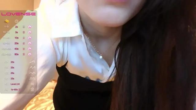 Image 2 of kr1stinarrow Stream on Chaturbate on 23 months ago