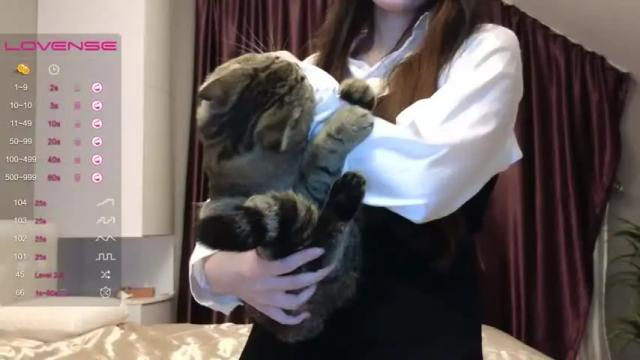 Image 4 of kr1stinarrow Stream on Chaturbate on 23 months ago