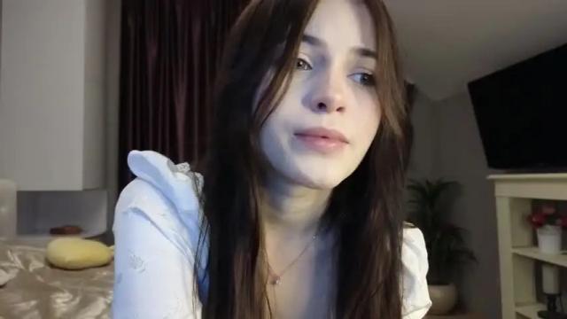 Image 2 of kr1stinarrow Stream on Chaturbate on 22 months ago