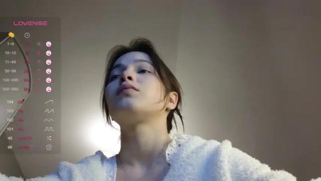 Image 3 of kr1stinarrow Stream on Chaturbate on 22 months ago