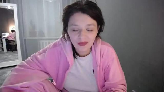 Image 12 of kris_again Stream on Chaturbate on 6 months ago