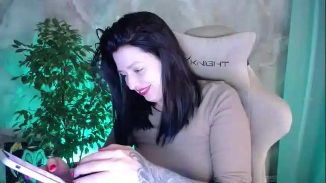 Image 2 of kris_again Stream on Chaturbate on 5 months ago