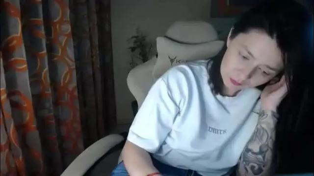 Image 6 of kris_again Stream on Chaturbate on 19 days ago