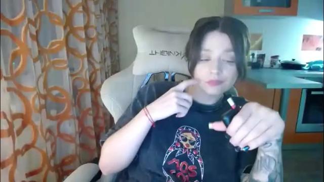 Image 7 of kris_again Stream on Chaturbate on 7 days ago