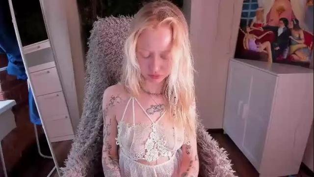 Image 8 of kris_grant Stream on Chaturbate on 1 month ago