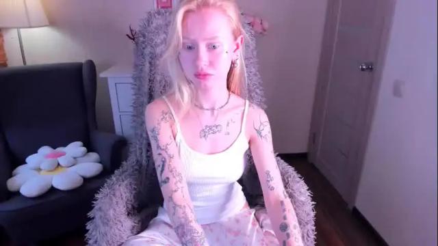 Image 7 of kris_grant Stream on Chaturbate on 14 days ago