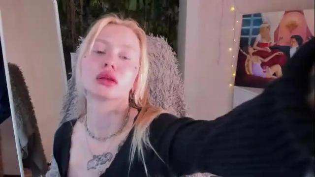 Image 10 of kris_grant Stream on Chaturbate on 11 days ago