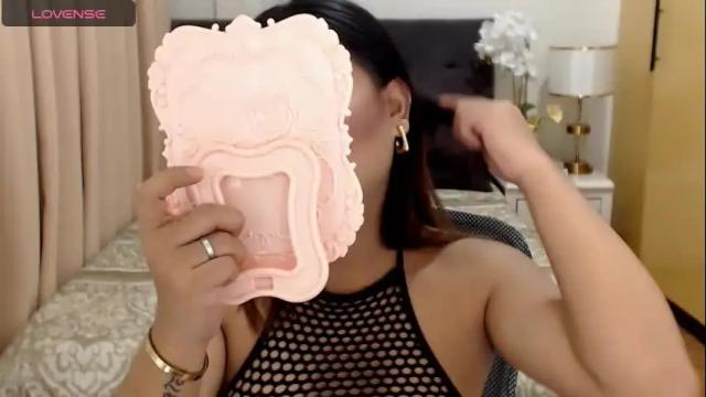 Image 3 of krishnamarie Stream on Chaturbate on 6 months ago