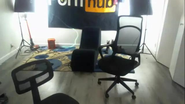 Image 2 of krisnona Stream on Chaturbate on 17 months ago