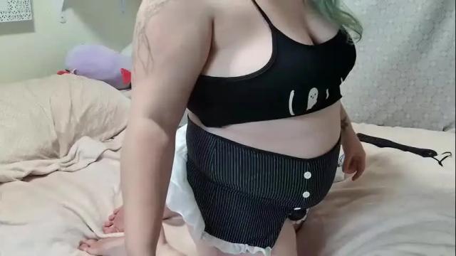 Image 3 of krispykitty Stream on Chaturbate on 18 months ago