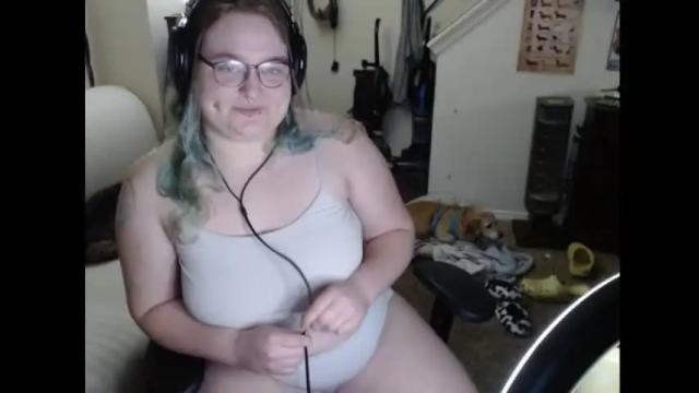 Image 10 of krispykitty Stream on Chaturbate on 16 months ago