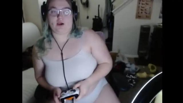 Image 7 of krispykitty Stream on Chaturbate on 16 months ago