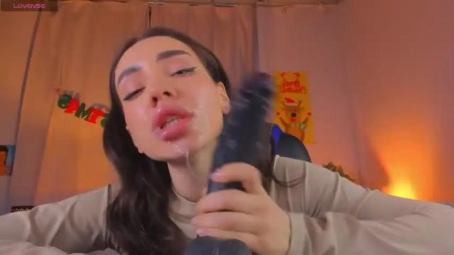 Image 2 of kriss_baby_ Stream on Chaturbate on 18 months ago