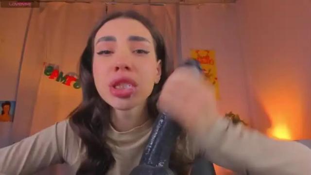 Image 3 of kriss_baby_ Stream on Chaturbate on 18 months ago