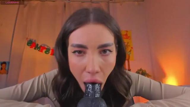 Image 4 of kriss_baby_ Stream on Chaturbate on 18 months ago