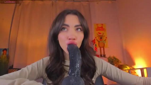 Image 2 of kriss_baby_ Stream on Chaturbate on 18 months ago