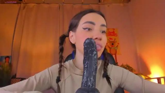 Image 10 of kriss_baby_ Stream on Chaturbate on 18 months ago
