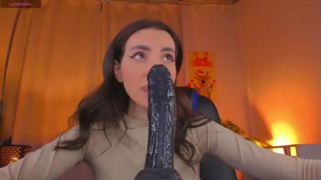 Image 4 of kriss_baby_ Stream on Chaturbate on 18 months ago