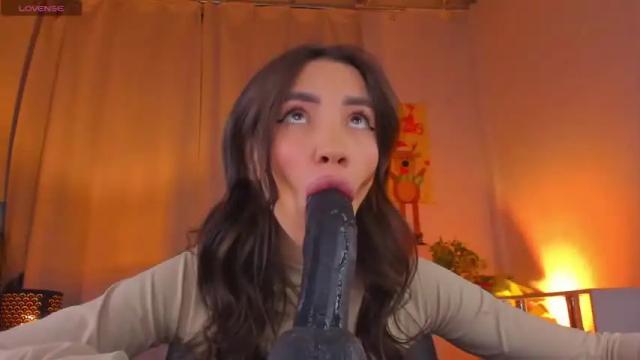 Image 7 of kriss_baby_ Stream on Chaturbate on 18 months ago