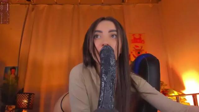 Image 3 of kriss_baby_ Stream on Chaturbate on 18 months ago