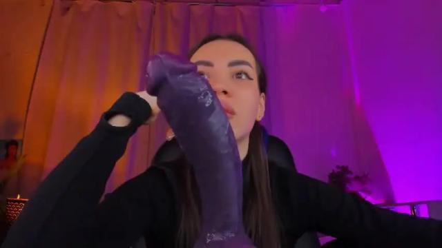 Image 2 of kriss_baby_ Stream on Chaturbate on 16 months ago