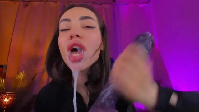 Image 7 of kriss_baby_ Stream on Chaturbate on 15 months ago