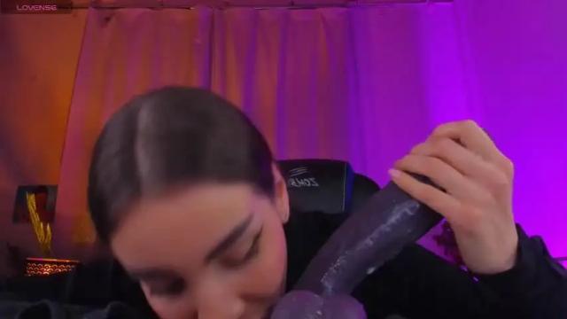 Image 12 of kriss_baby_ Stream on Chaturbate on 15 months ago