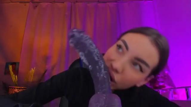 Image 3 of kriss_baby_ Stream on Chaturbate on 15 months ago