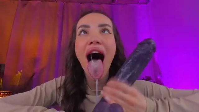 Image 7 of kriss_baby_ Stream on Chaturbate on 15 months ago