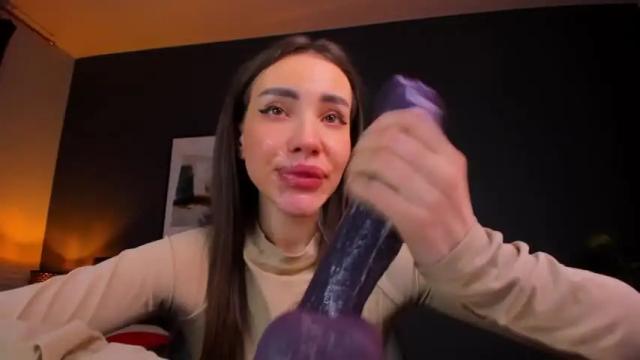 Image 7 of kriss_baby_ Stream on Chaturbate on 14 months ago